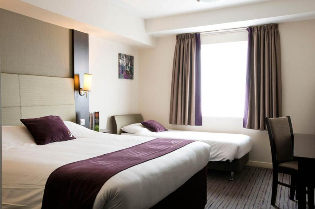 Premier Inn London Greenford Δωμάτιο φωτογραφία