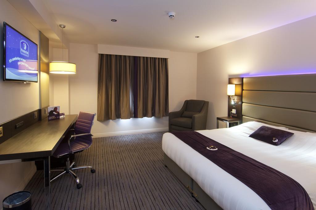 Premier Inn London Greenford Δωμάτιο φωτογραφία